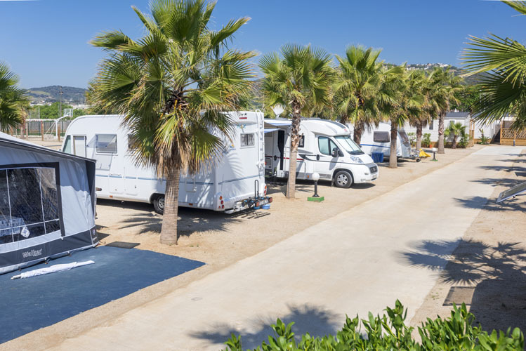 (c) Camping Enmar