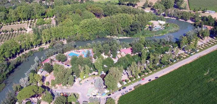 (c) Camping Aranjuez